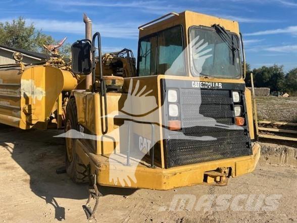 CAT 613C Auto-tanques