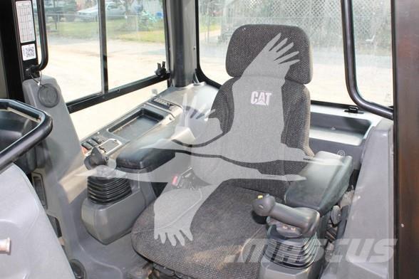 CAT D5K2 LGP Dozers - Tratores rastos