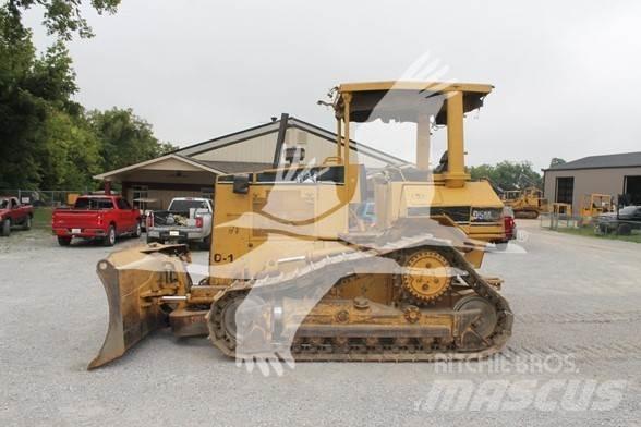 CAT D5M XL Dozers - Tratores rastos