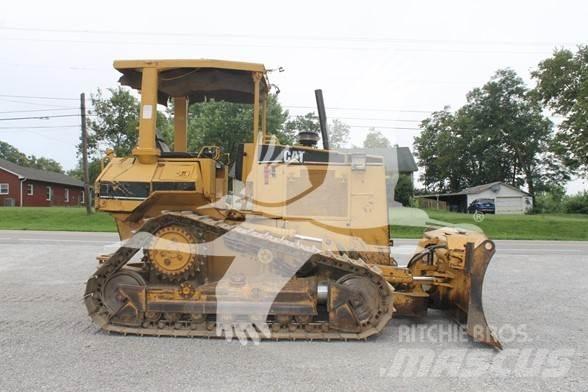 CAT D5M XL Dozers - Tratores rastos