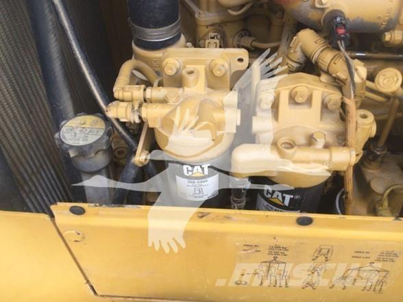 CAT D6K2 LGP Dozers - Tratores rastos