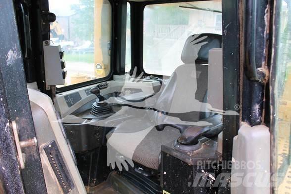 CAT D6T Dozers - Tratores rastos
