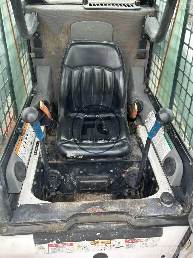 Bobcat S 330 Carregadoras de direcção deslizante