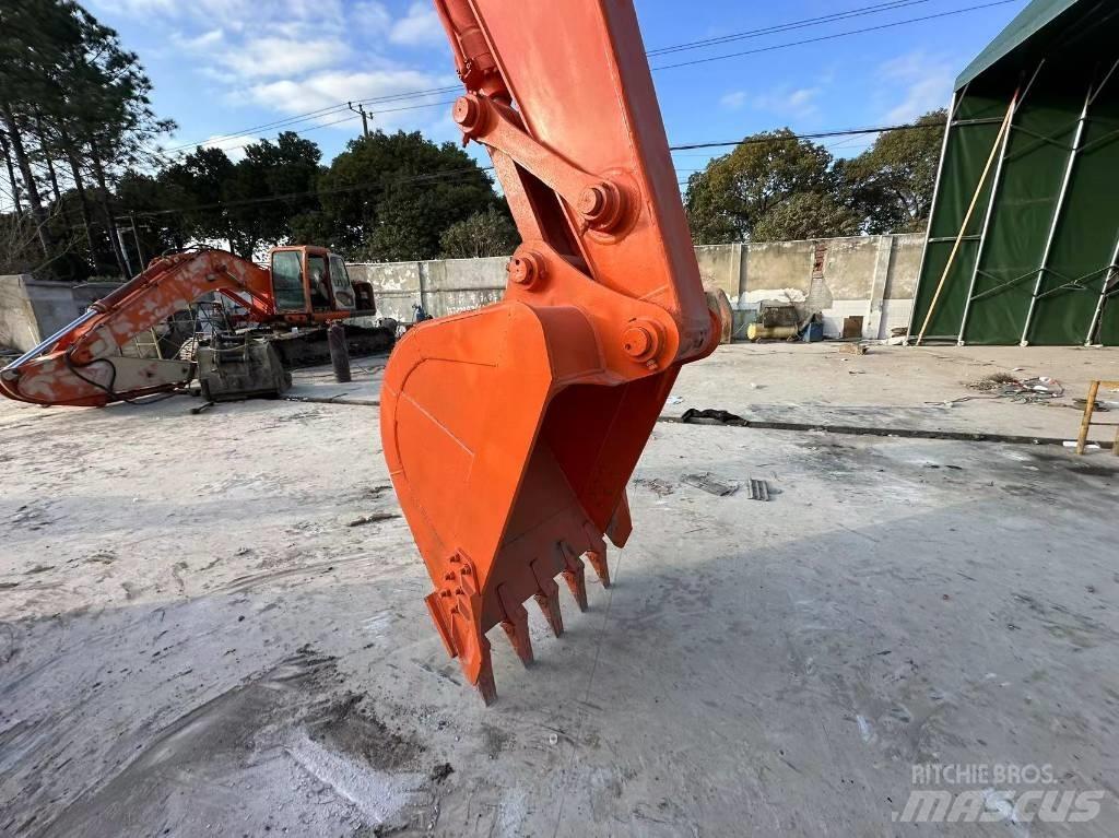 Hitachi ZX 200 Mini Escavadoras <7t