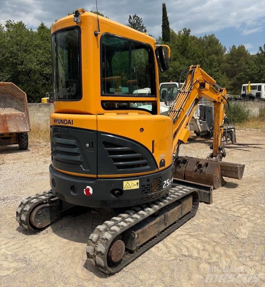 Hyundai R25Z-9 AK Mini Escavadoras <7t