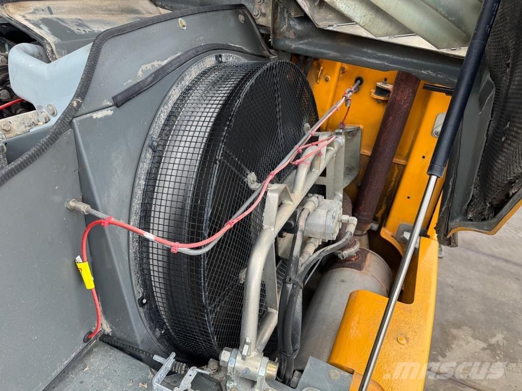 Liebherr A 316 Manipuladores de resíduos / indústria