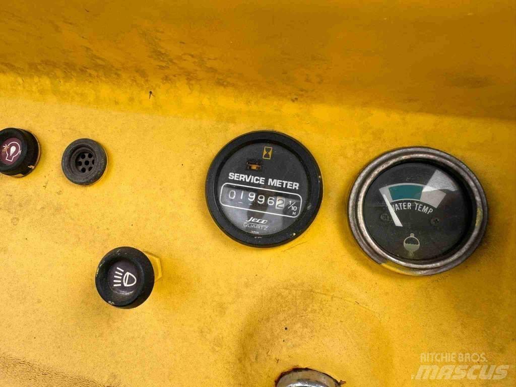 Komatsu D 21 P-5 Dozers - Tratores rastos