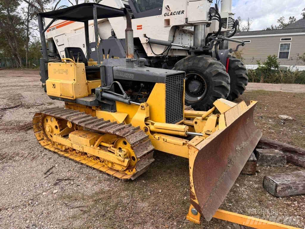 Komatsu D 21 P-5 Dozers - Tratores rastos