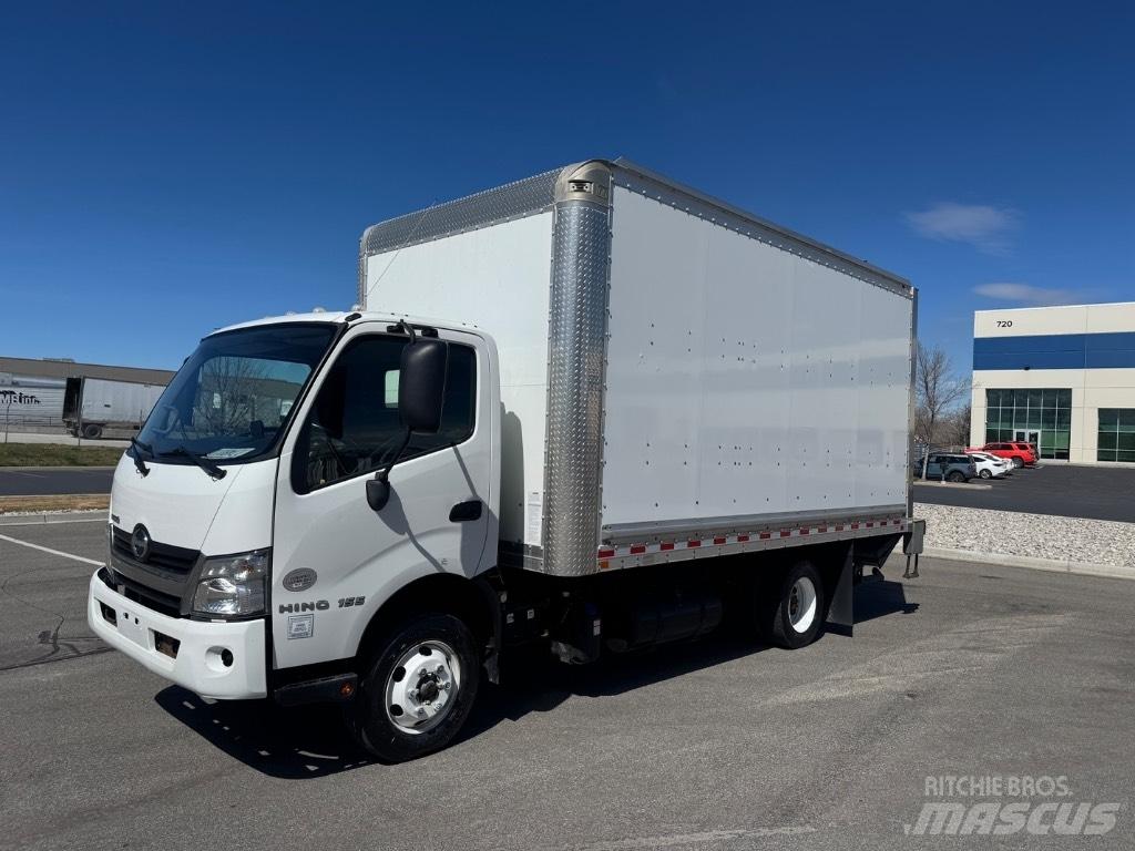 Hino 155 Carrinhas de caixa fechada