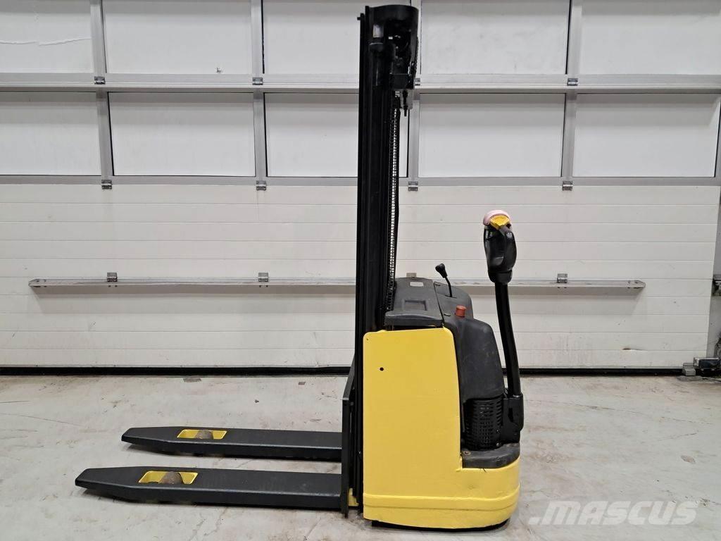 OM CL 10.5ac Empilhador para operador externo