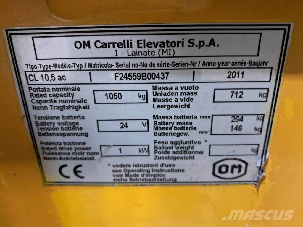 OM CL 10.5ac Empilhador para operador externo