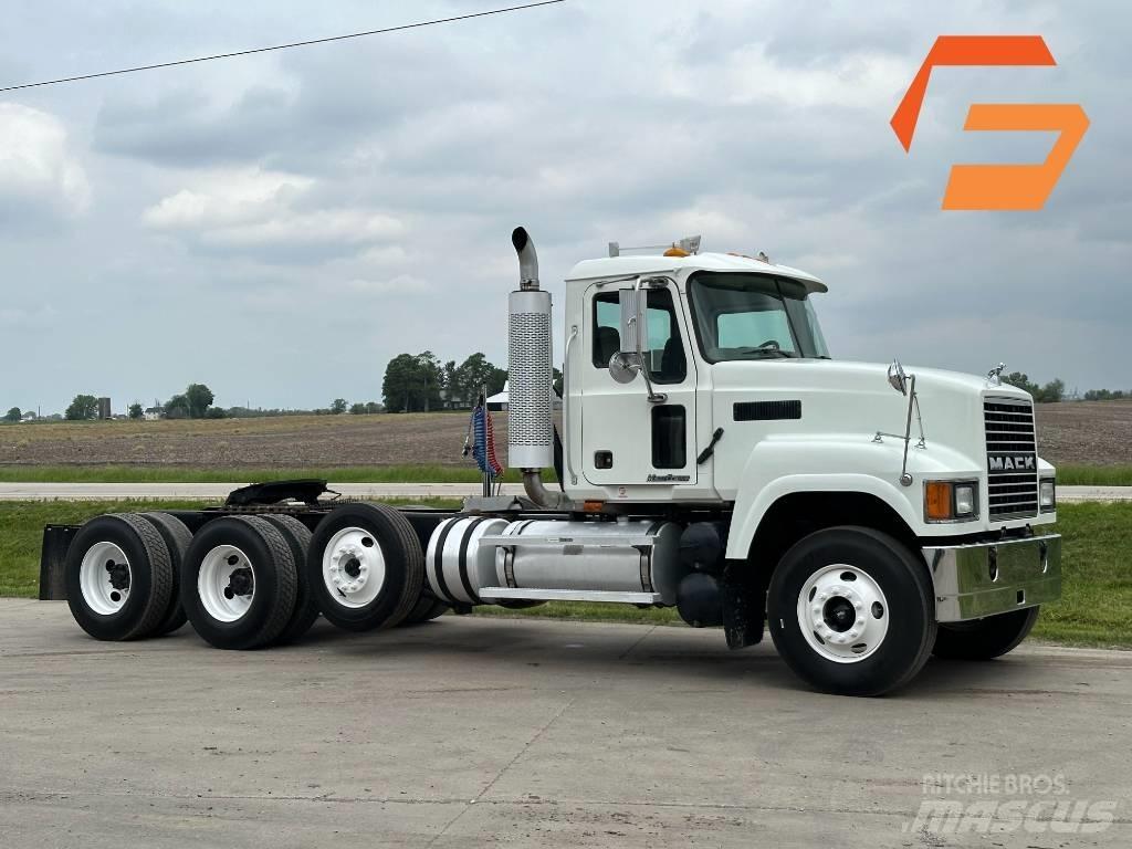 Mack CHN 613 Tractores (camiões)