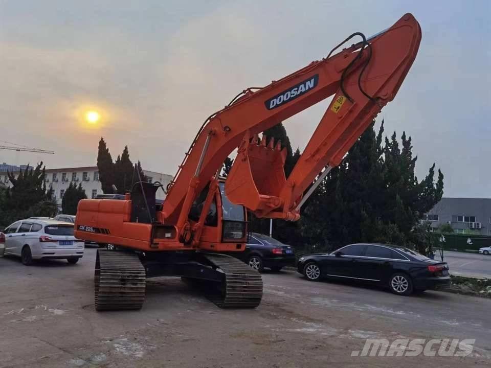 Doosan dx225 Escavadoras de rastos