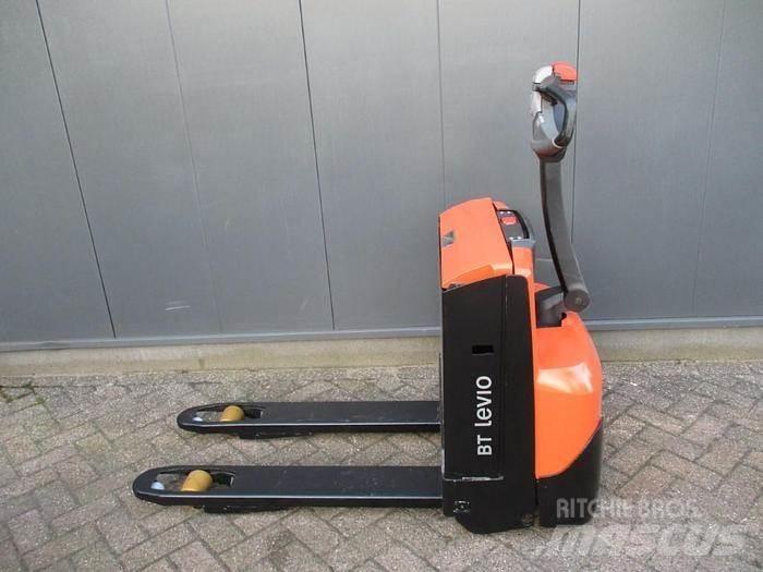 Toyota LWE 140 Porta palettes