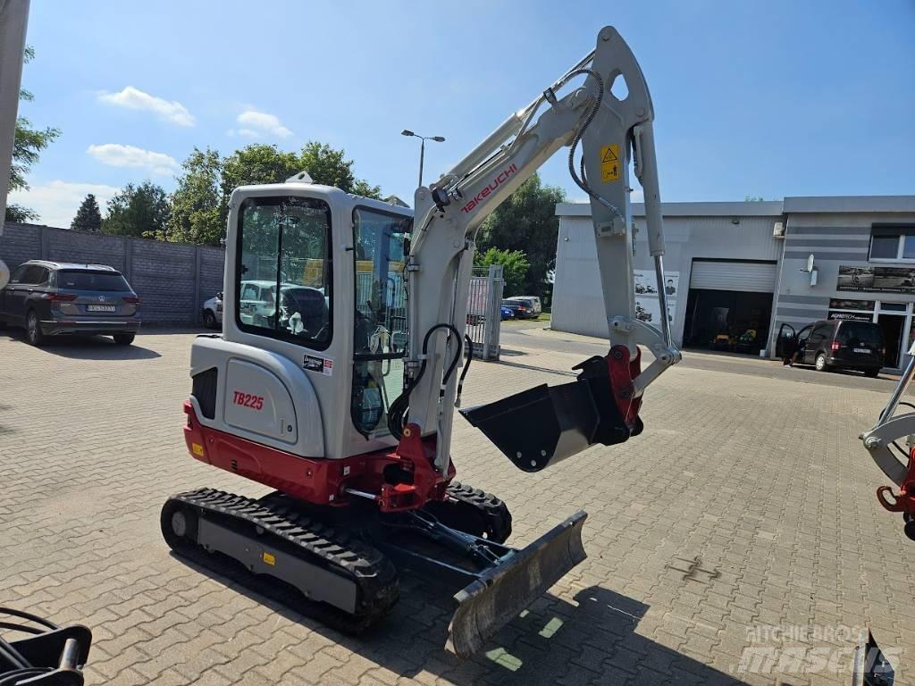 Takeuchi TB225 V0 Mini Escavadoras <7t