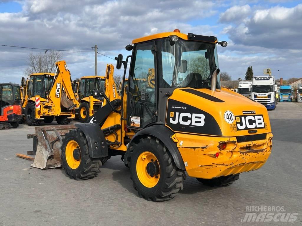 JCB 409 AGRI Pás carregadoras de rodas