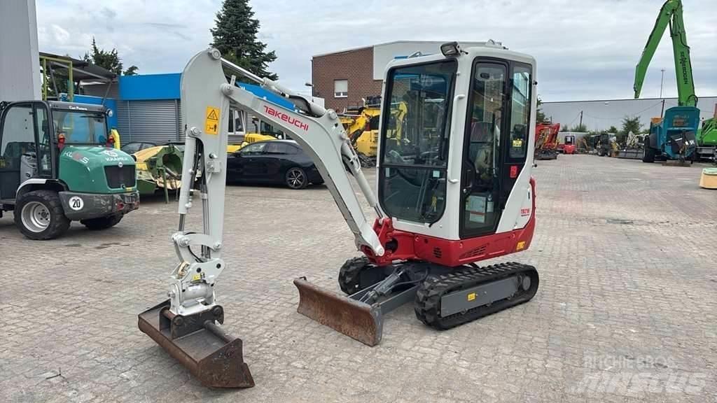 Takeuchi TB216 A Mini Escavadoras <7t