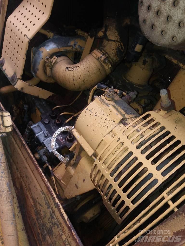 CAT D 4 H Dozers - Tratores rastos