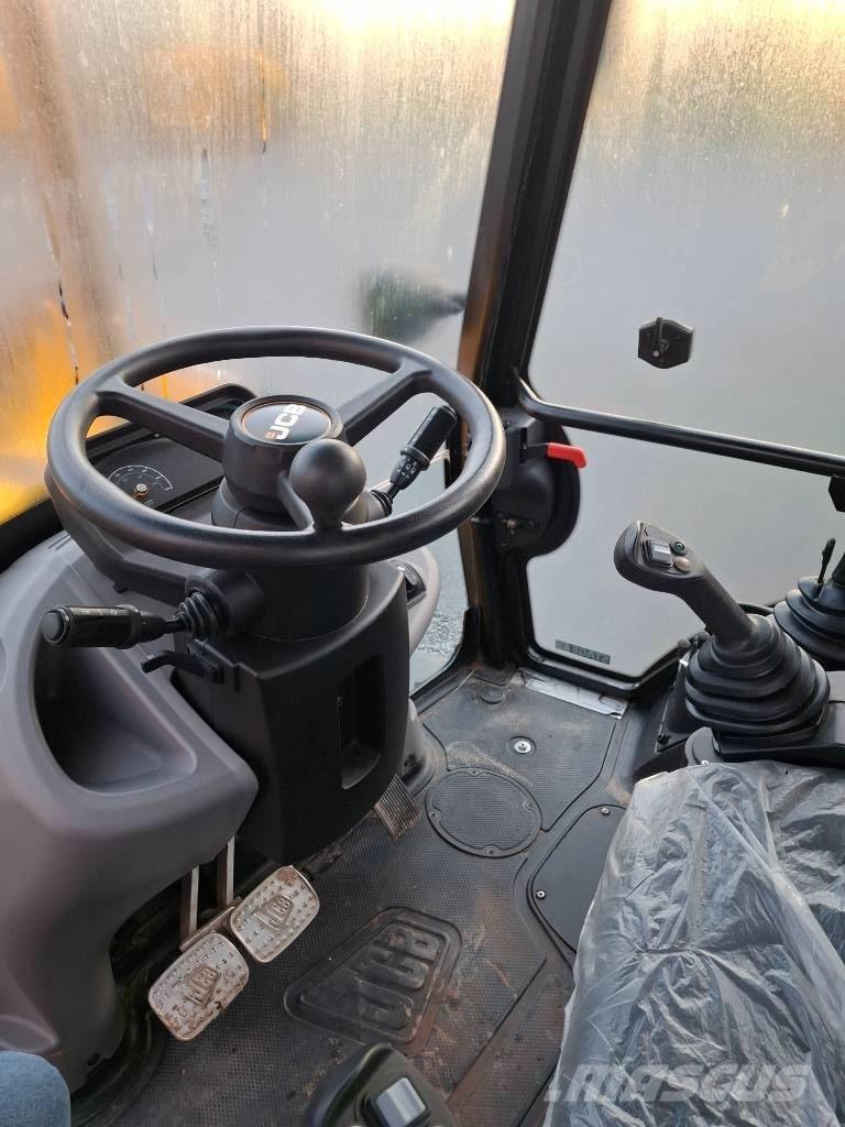 JCB 3CX PLUS AEC Retroescavadoras