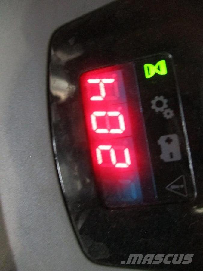 Toyota SWE 100 Empilhador para operador externo