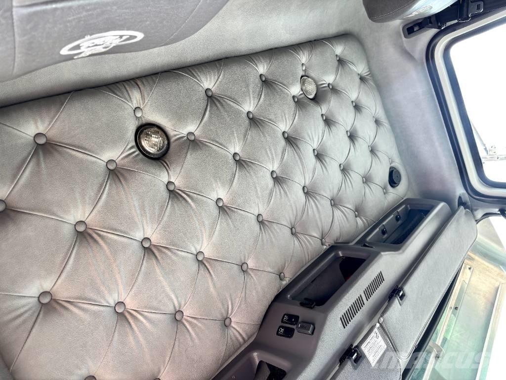 Mack GU713 Tractores (camiões)