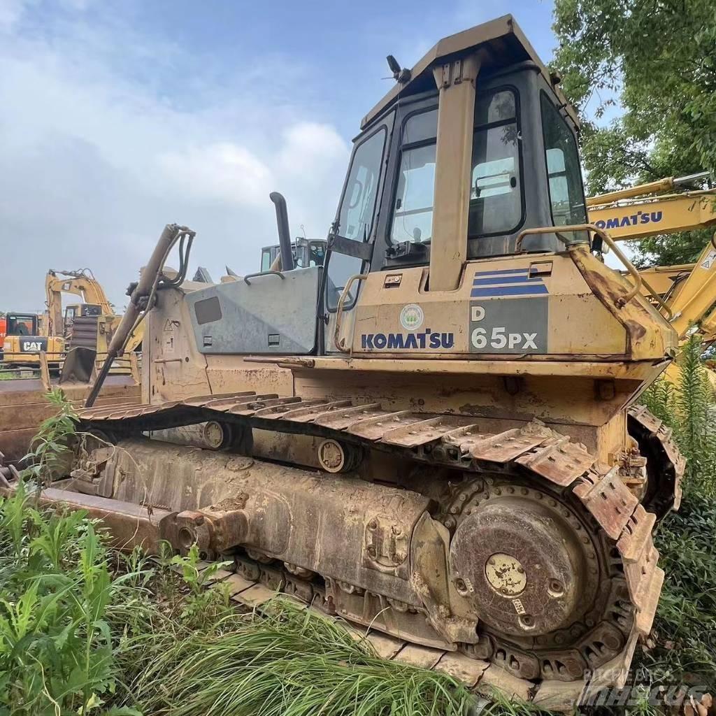 Komatsu D 65 P-12 Dozers - Tratores rastos