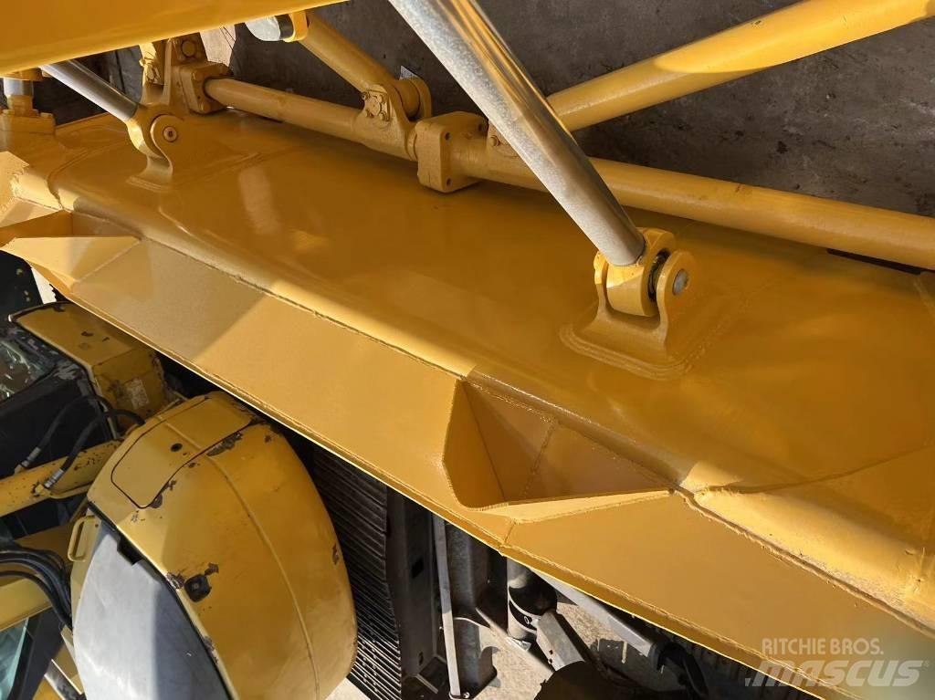 Shantui SD 22 Dozers - Tratores rastos