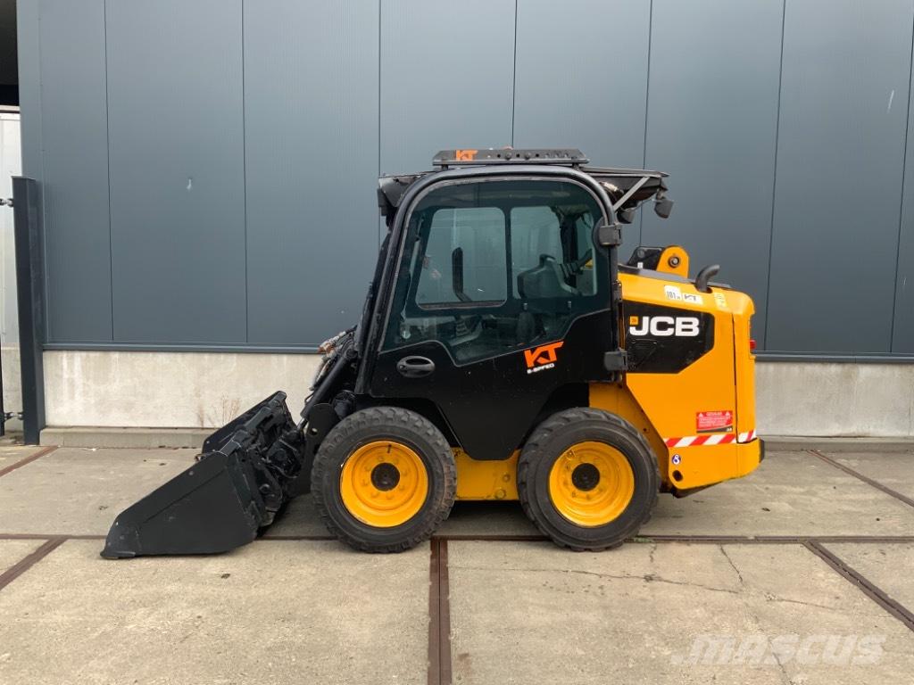 JCB 155 Carregadoras de direcção deslizante