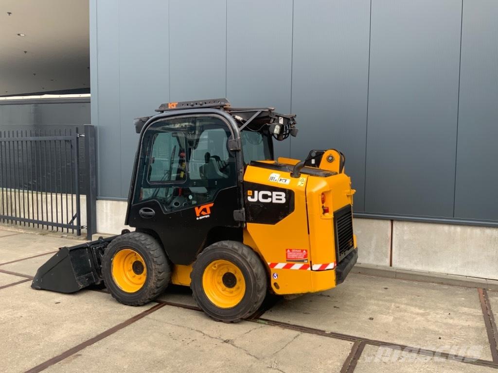 JCB 155 Carregadoras de direcção deslizante