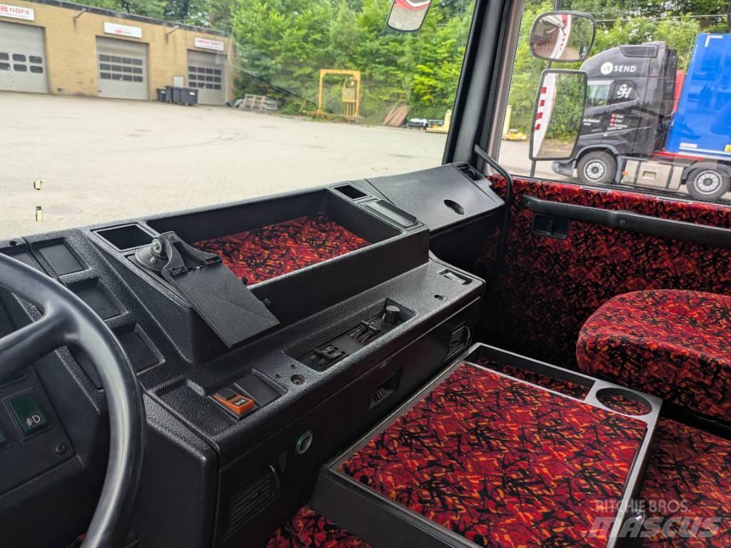 Volvo F 10 Camiões estrado/caixa aberta
