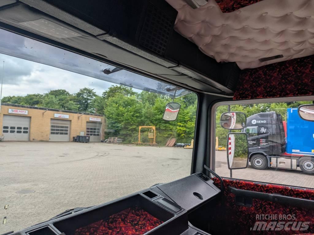 Volvo F 10 Camiões estrado/caixa aberta