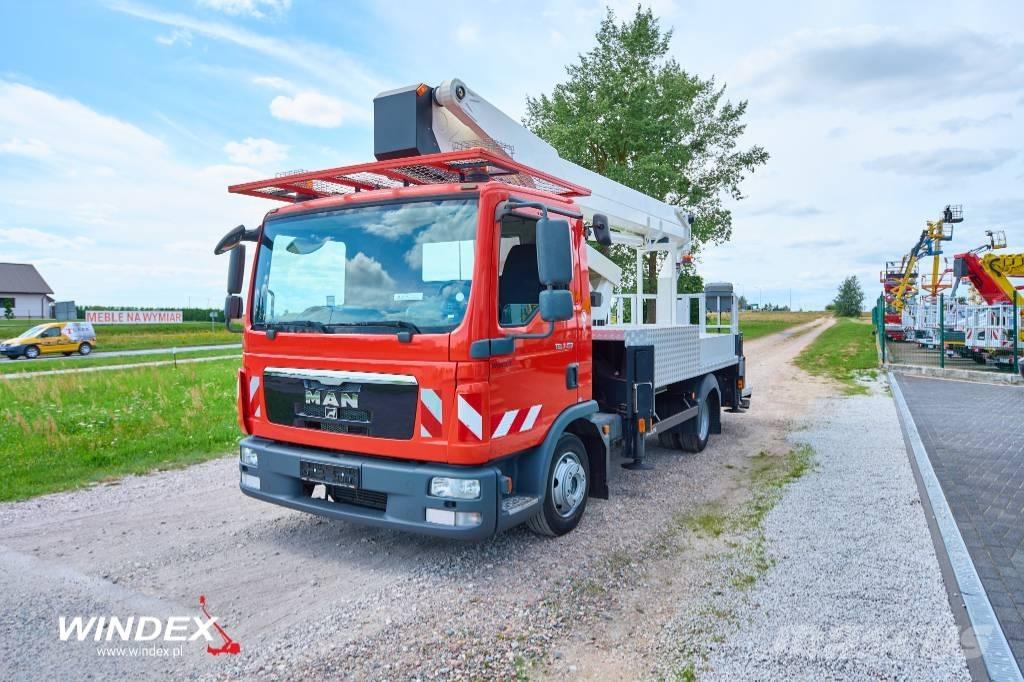 Ruthmann T 300 Plataformas aéreas montadas em camião