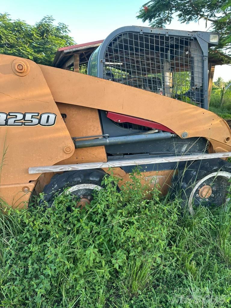CASE SR 250 Carregadoras de direcção deslizante