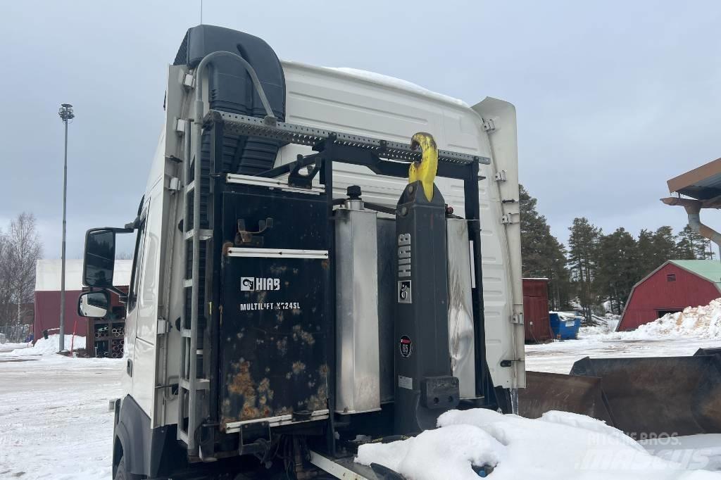 Volvo FM 12 Camiões Ampliroll