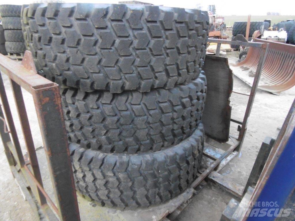 Nokian 20,5x25 Pneus, Rodas e Jantes