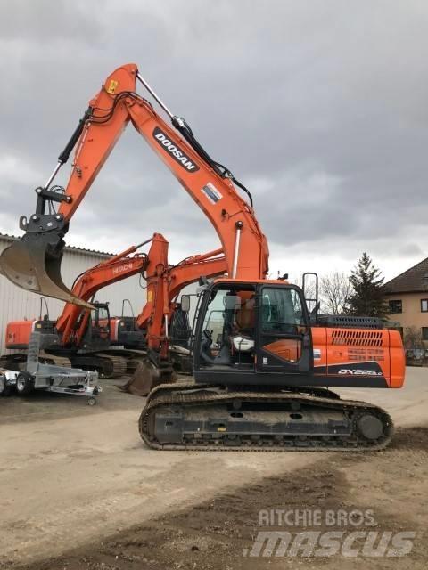 Doosan DX225LC-5 Escavadoras de rastos