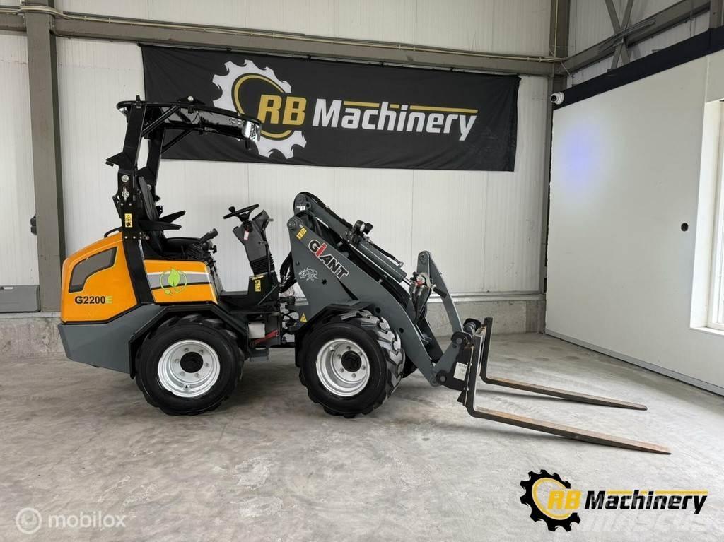 GiANT G2200E Pás carregadoras de rodas