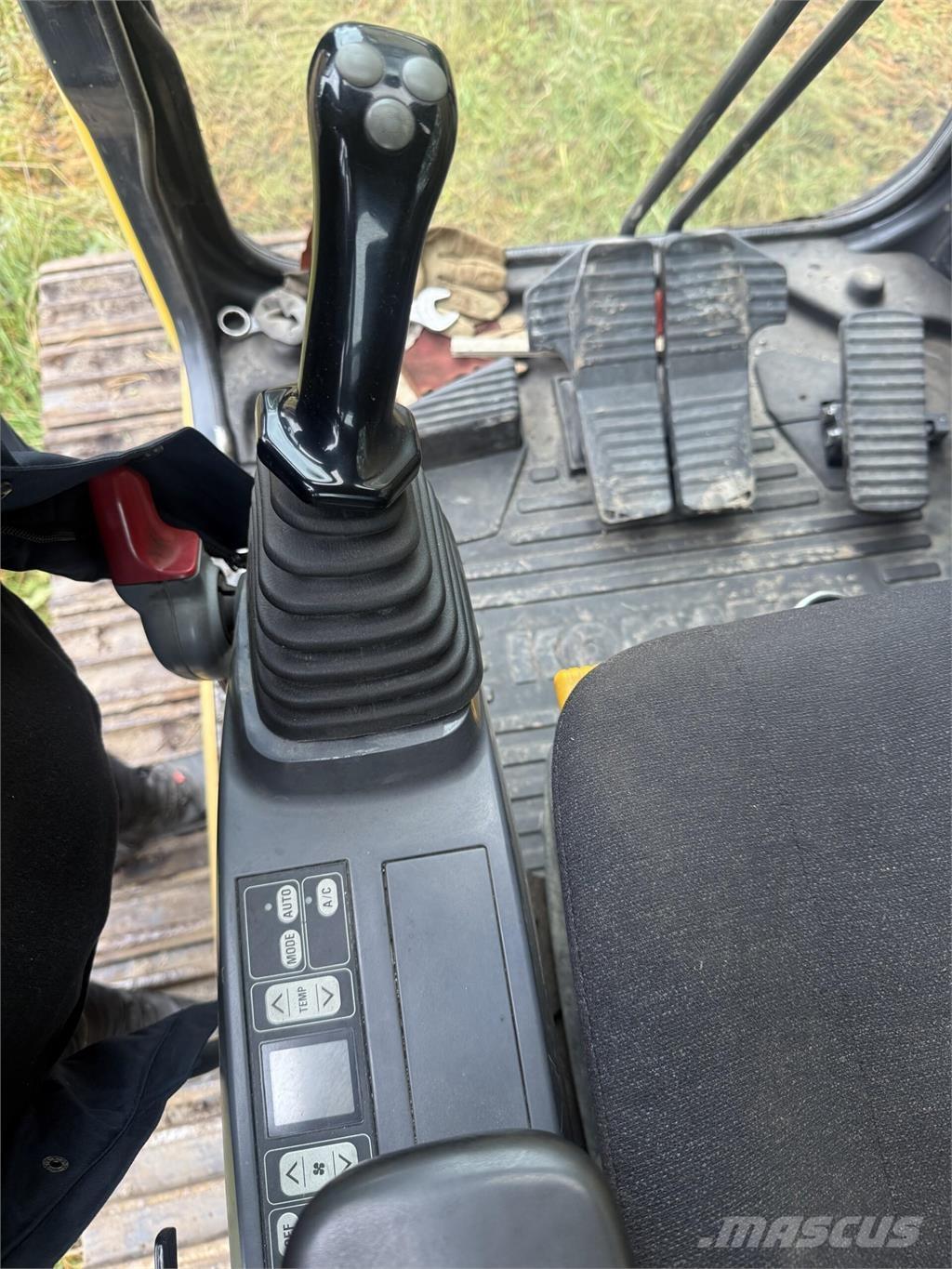 Komatsu PC180LC Escavadoras de rastos