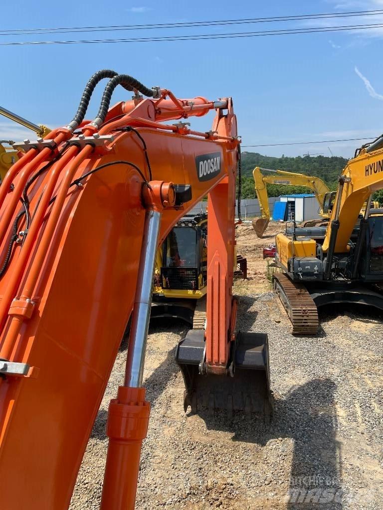 Doosan DX 260 Escavadoras de rastos