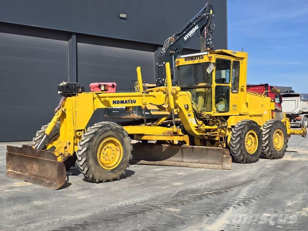Komatsu GD521A-1 Motoniveladoras