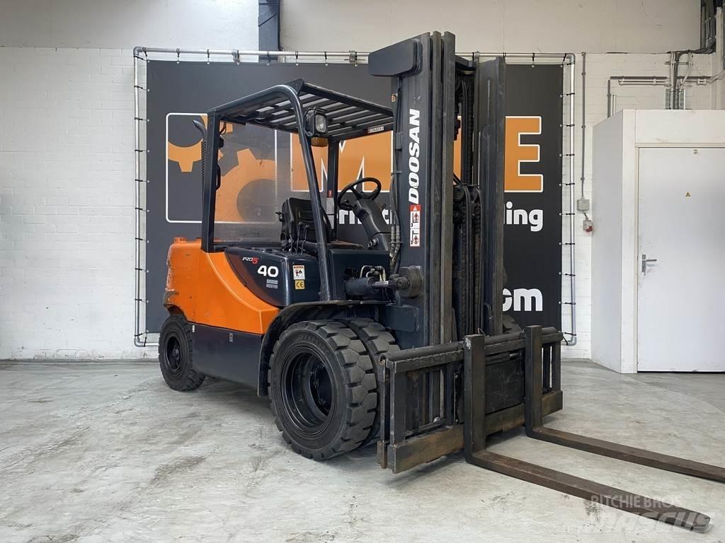 Doosan D40SC-5 Empilhadores Diesel