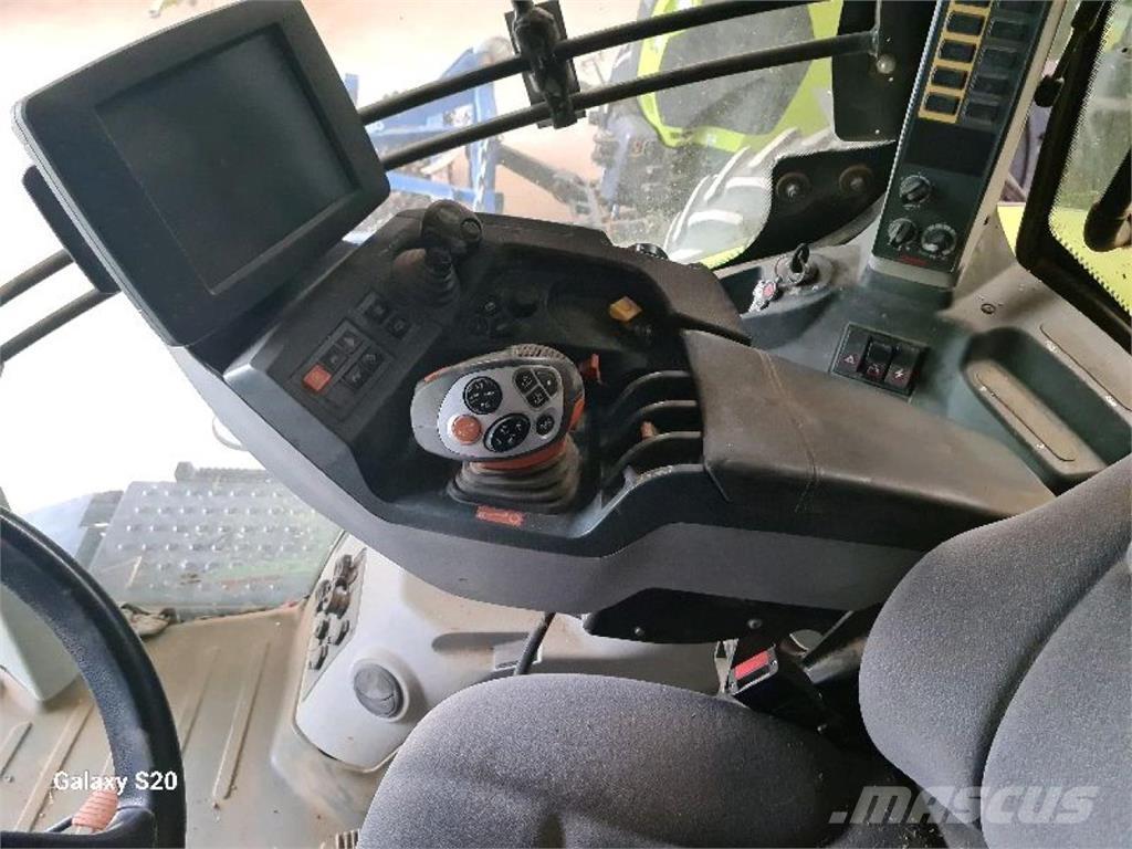 CLAAS Axion 810 Tratores Agrícolas usados