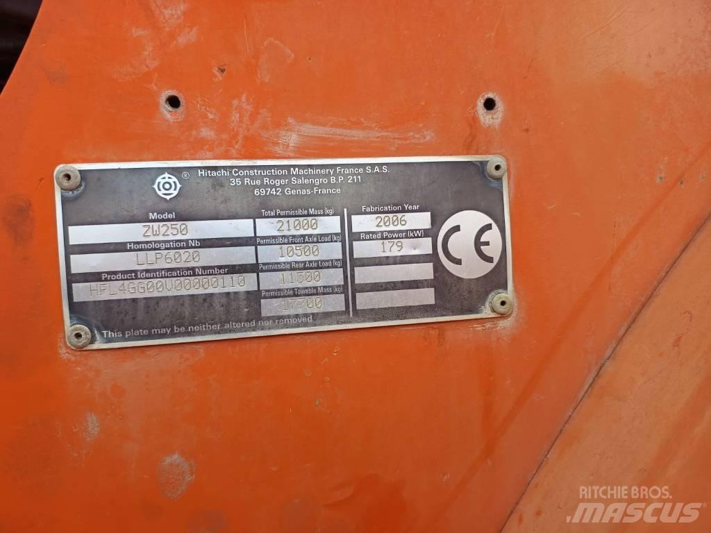 Hitachi ZW 250 Pás carregadoras de rodas