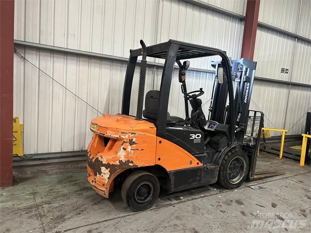 Doosan D30S-5 Empilhadores Diesel
