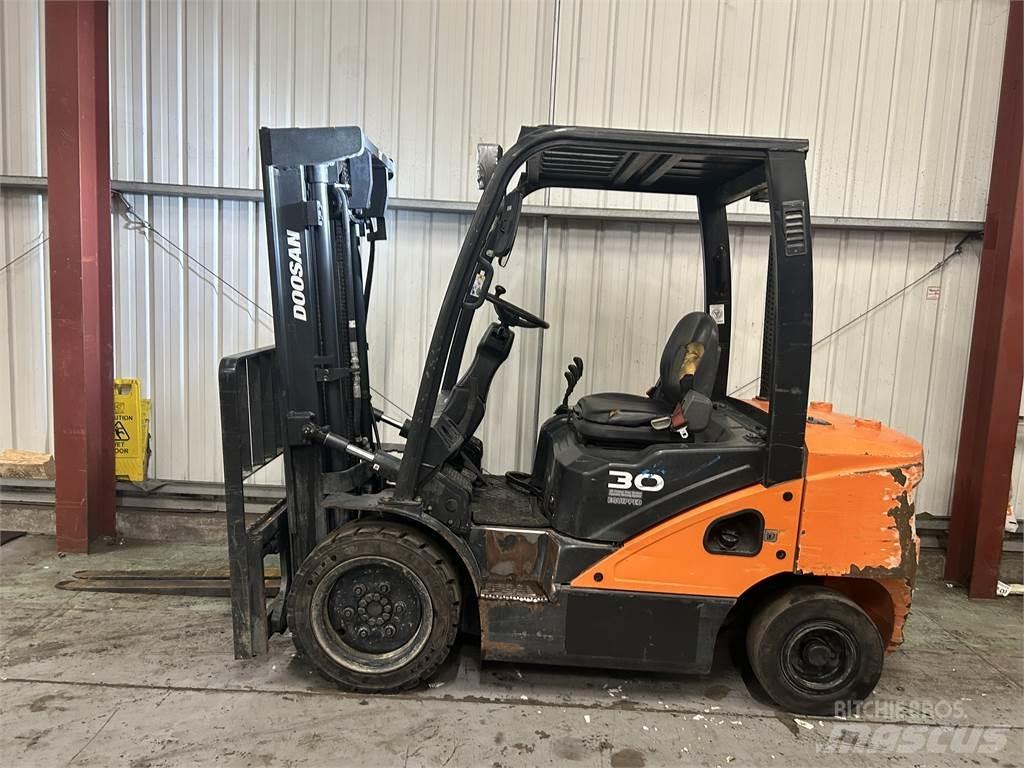 Doosan D30S-5 Empilhadores Diesel