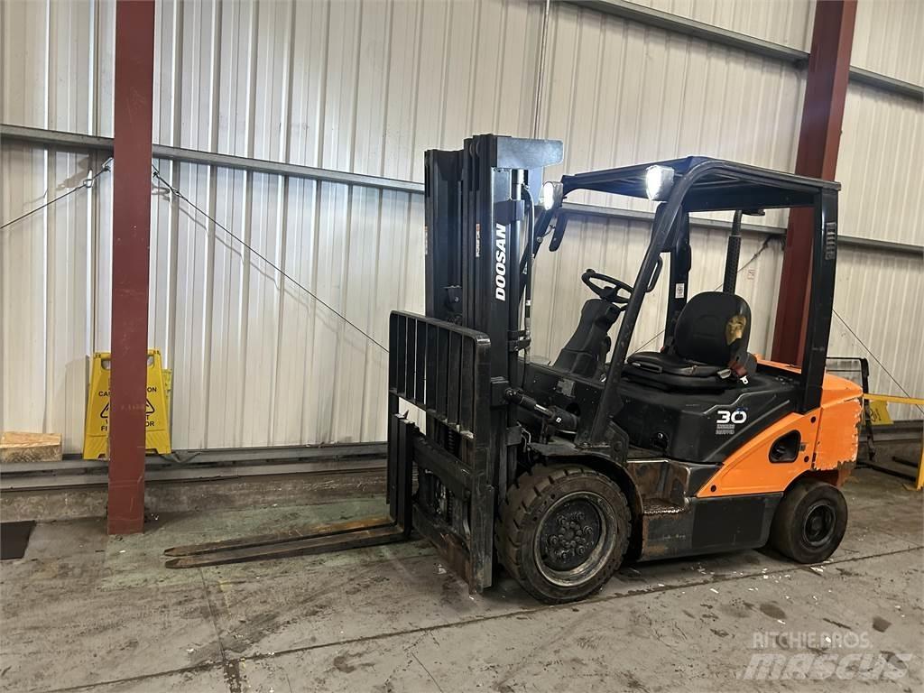 Doosan D30S-5 Empilhadores Diesel