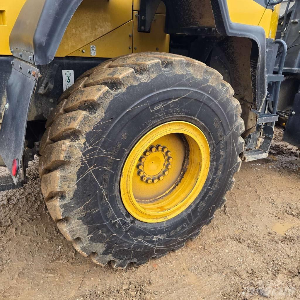 Komatsu WA 320-8 Pás carregadoras de rodas