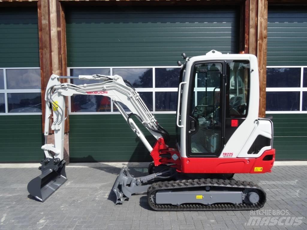 Takeuchi TB 225 Mini Escavadoras <7t