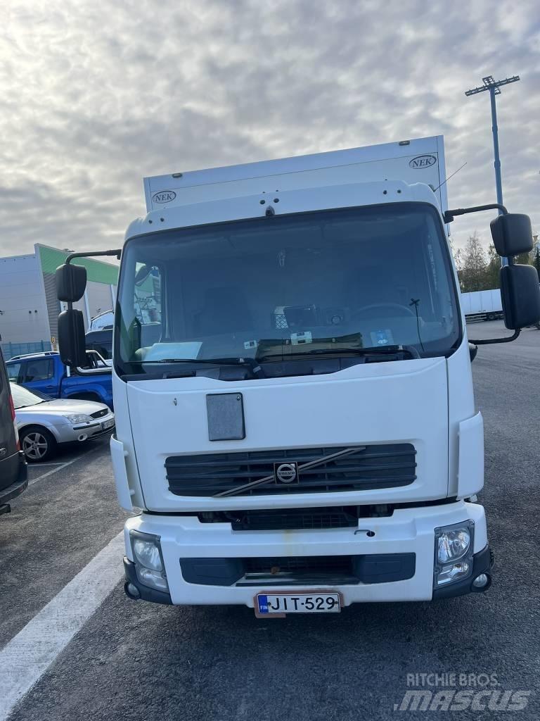 Volvo FL240 Camiões de caixa fechada
