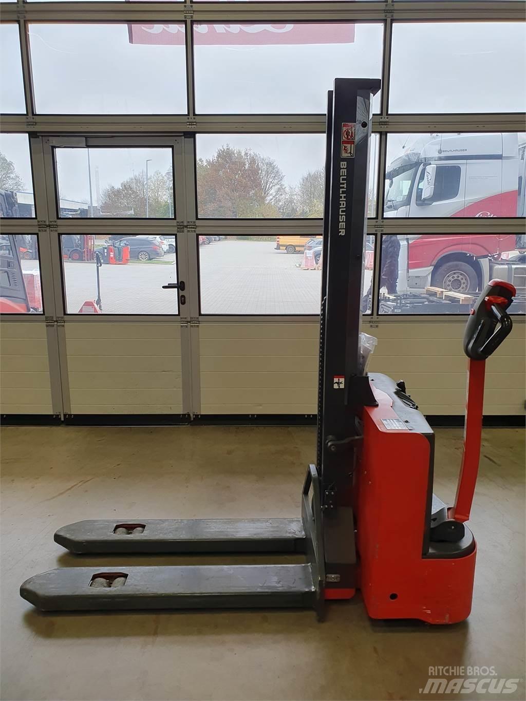 Linde MM10i Empilhador para operador externo